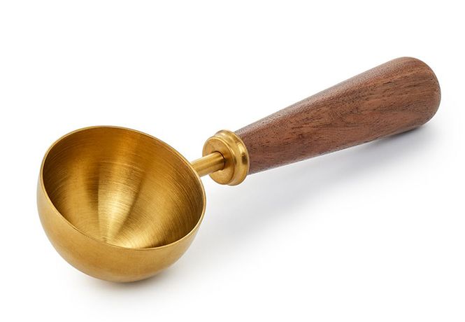 Hovedbilde Måleskje til te og kaffe - Gull m/trehåndtak 